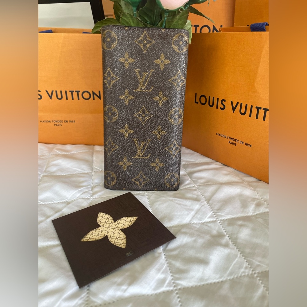 Louis Vuitton bifold long wallet🤎🤎🤎🤎🩷🩷🩷🩷